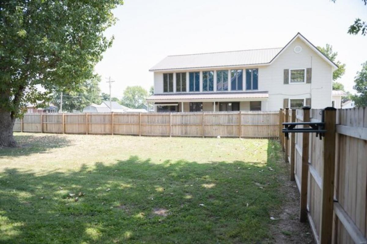 Picture of Home For Sale in Owensville, Missouri, United States