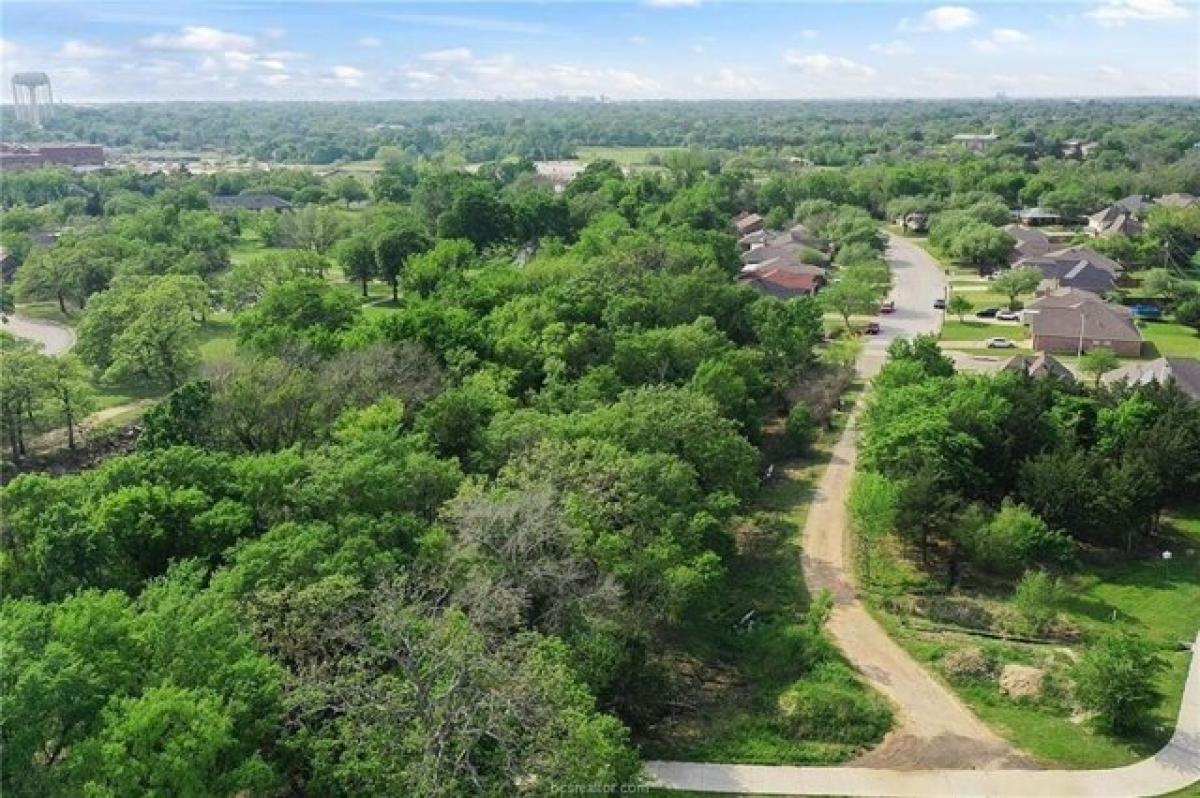 Picture of Residential Land For Sale in Bryan, Texas, United States