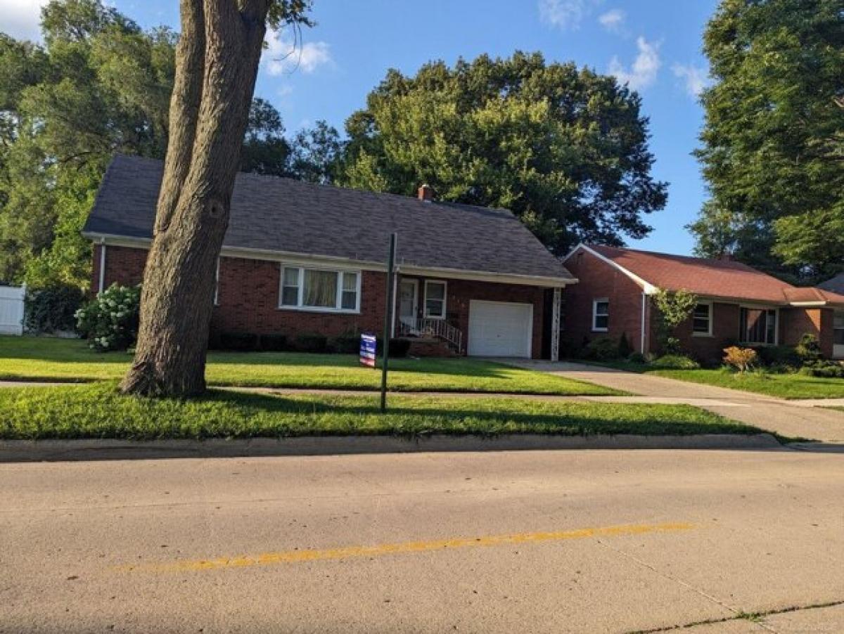 Picture of Home For Sale in Mount Clemens, Michigan, United States