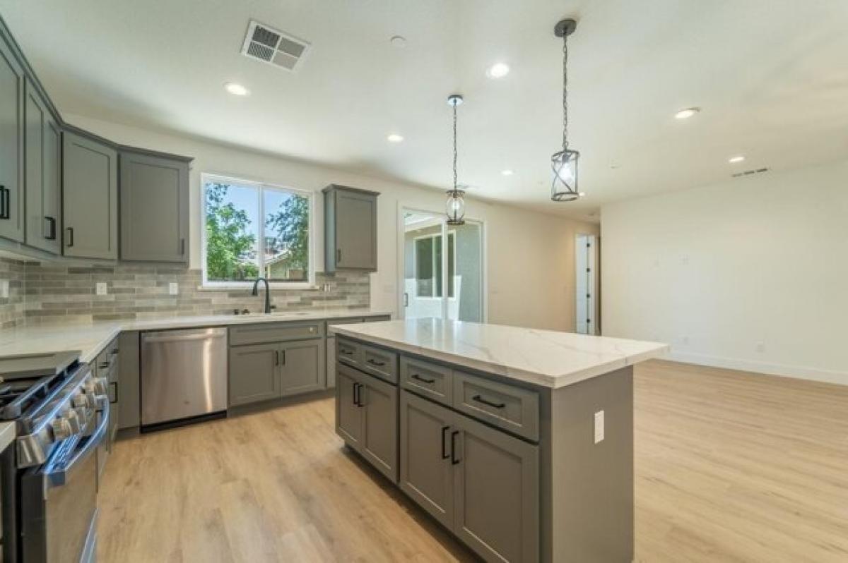 Picture of Home For Sale in Oakdale, California, United States