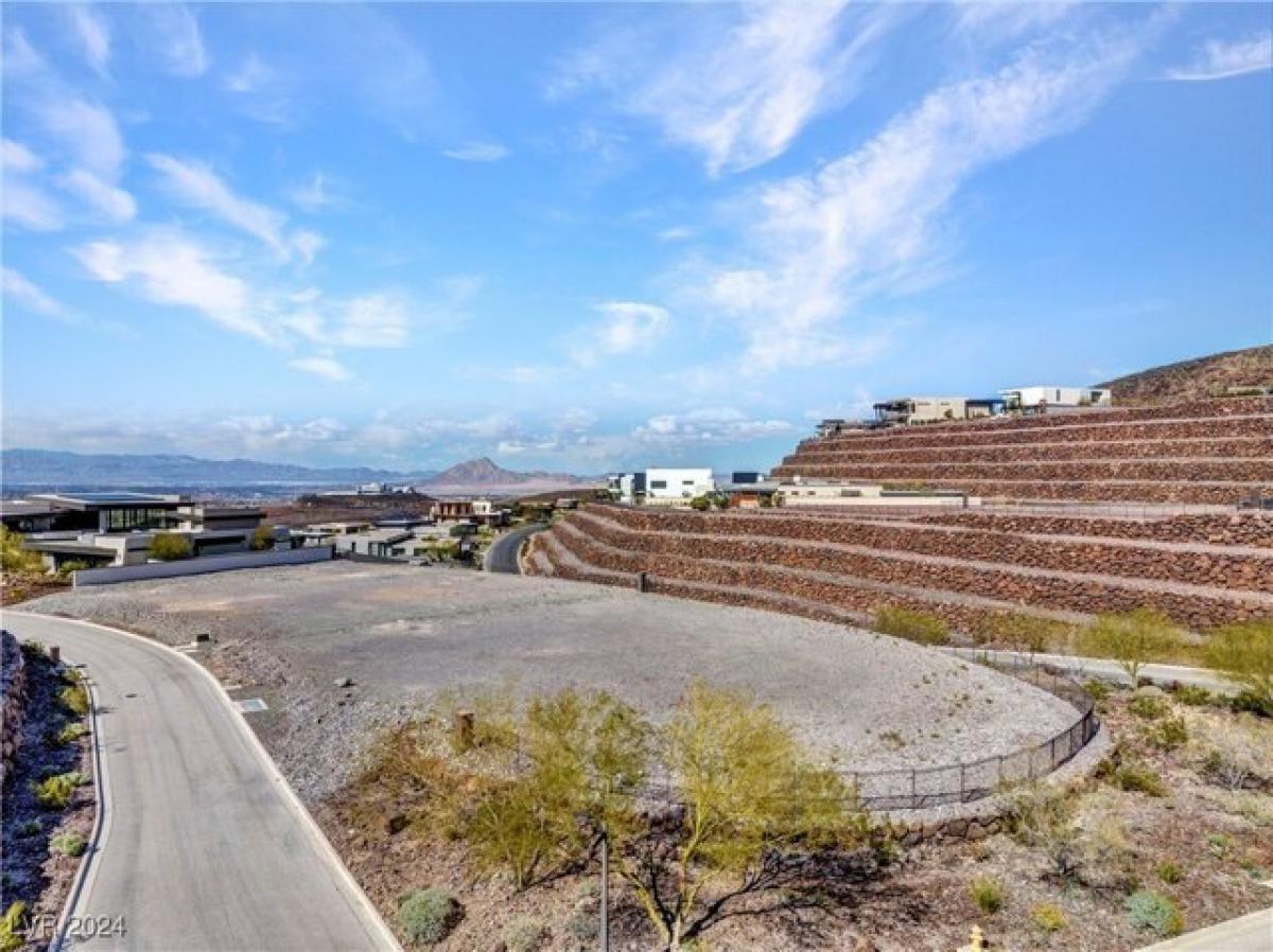 Picture of Residential Land For Sale in Henderson, Nevada, United States