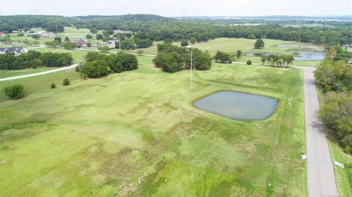 Picture of Residential Land For Sale in Bixby, Oklahoma, United States