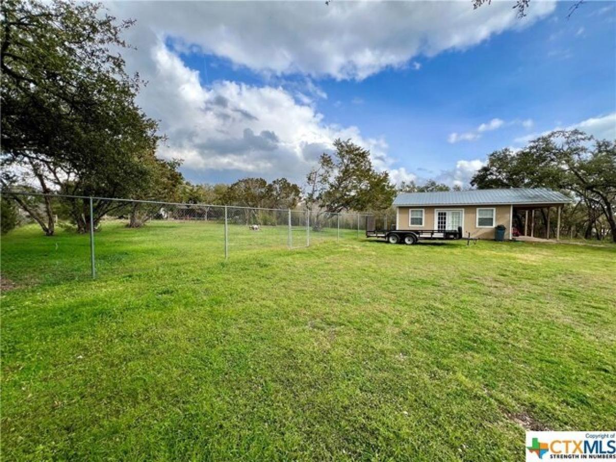 Picture of Home For Sale in Dripping Springs, Texas, United States