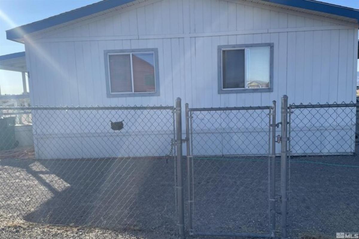 Picture of Home For Sale in Silver Springs, Nevada, United States