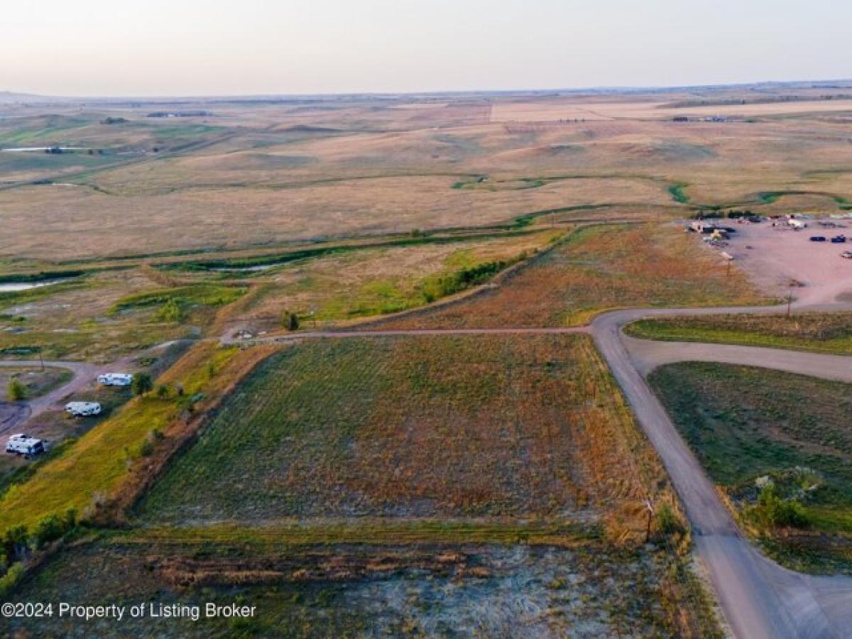 Picture of Residential Land For Sale in Killdeer, North Dakota, United States