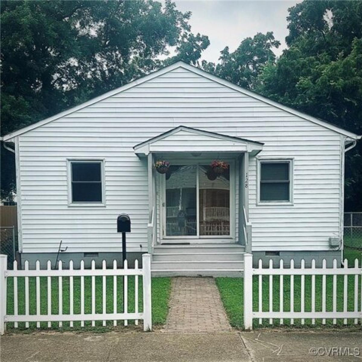 Picture of Home For Sale in Hopewell, Virginia, United States