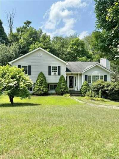 Home For Sale in Newburgh, New York