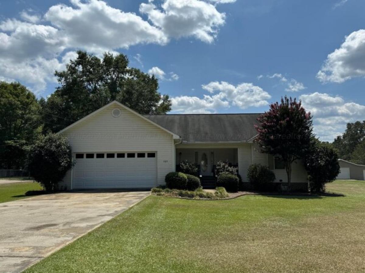 Picture of Home For Sale in Jasper, Alabama, United States