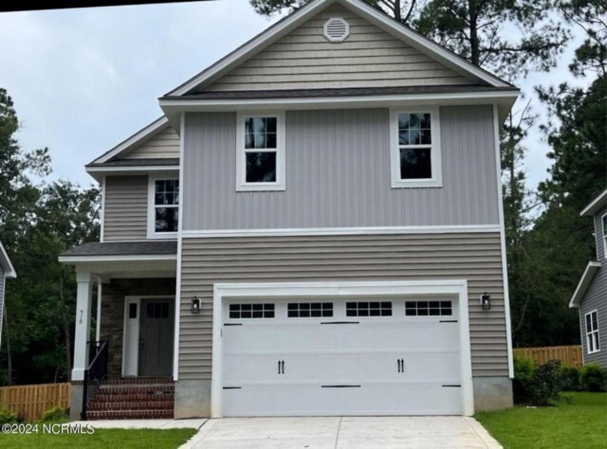 Picture of Home For Sale in Aberdeen, North Carolina, United States