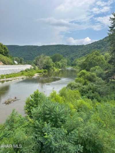 Home For Sale in Hopewell, Pennsylvania