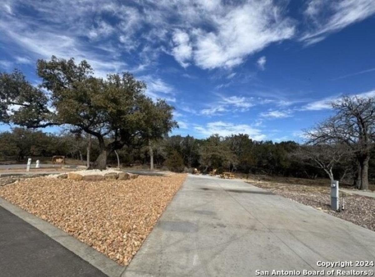 Picture of Residential Land For Sale in Bandera, Texas, United States