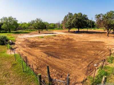 Residential Land For Sale in Floresville, Texas