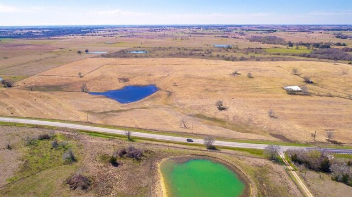 Picture of Residential Land For Sale in Weimar, Texas, United States