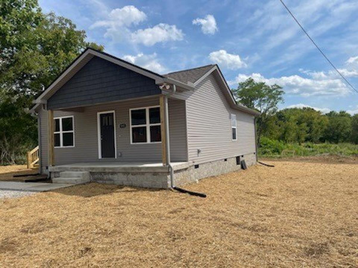 Picture of Home For Sale in Lewisburg, Tennessee, United States