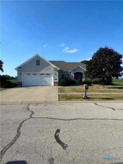 Home For Sale in Oak Harbor, Ohio