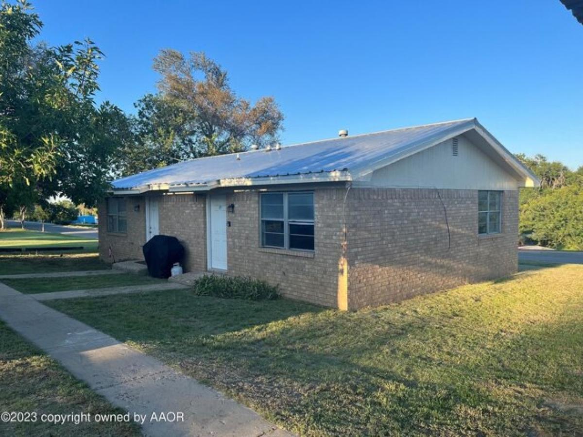 Picture of Home For Sale in Canadian, Texas, United States