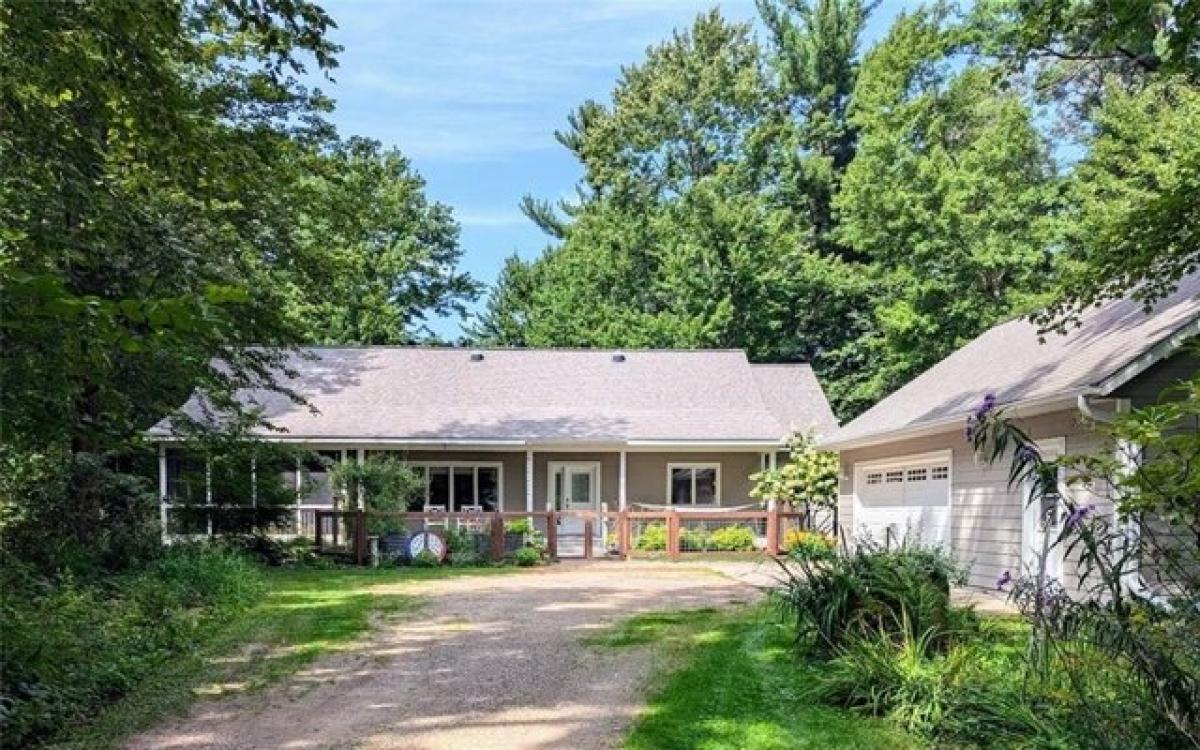 Picture of Home For Sale in Chippewa Falls, Wisconsin, United States