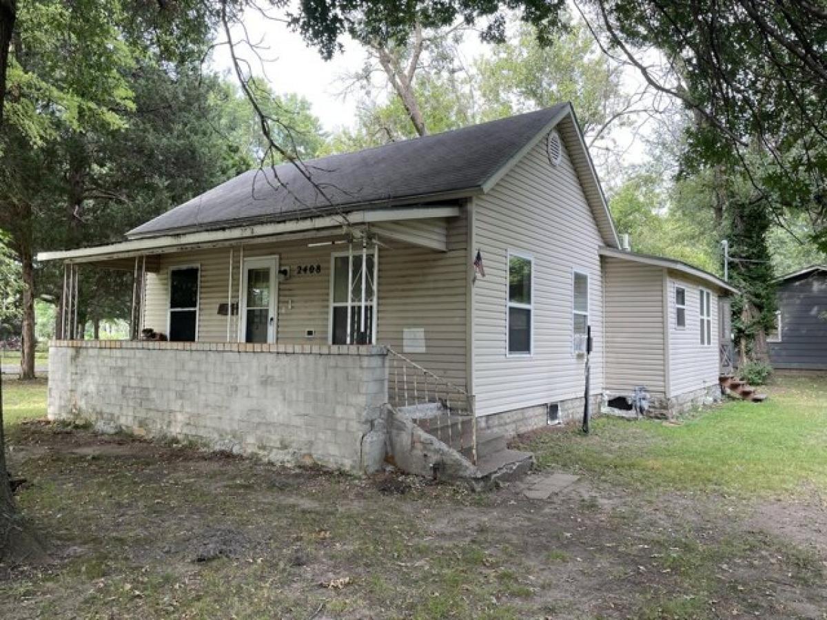 Picture of Home For Sale in Pittsburg, Kansas, United States