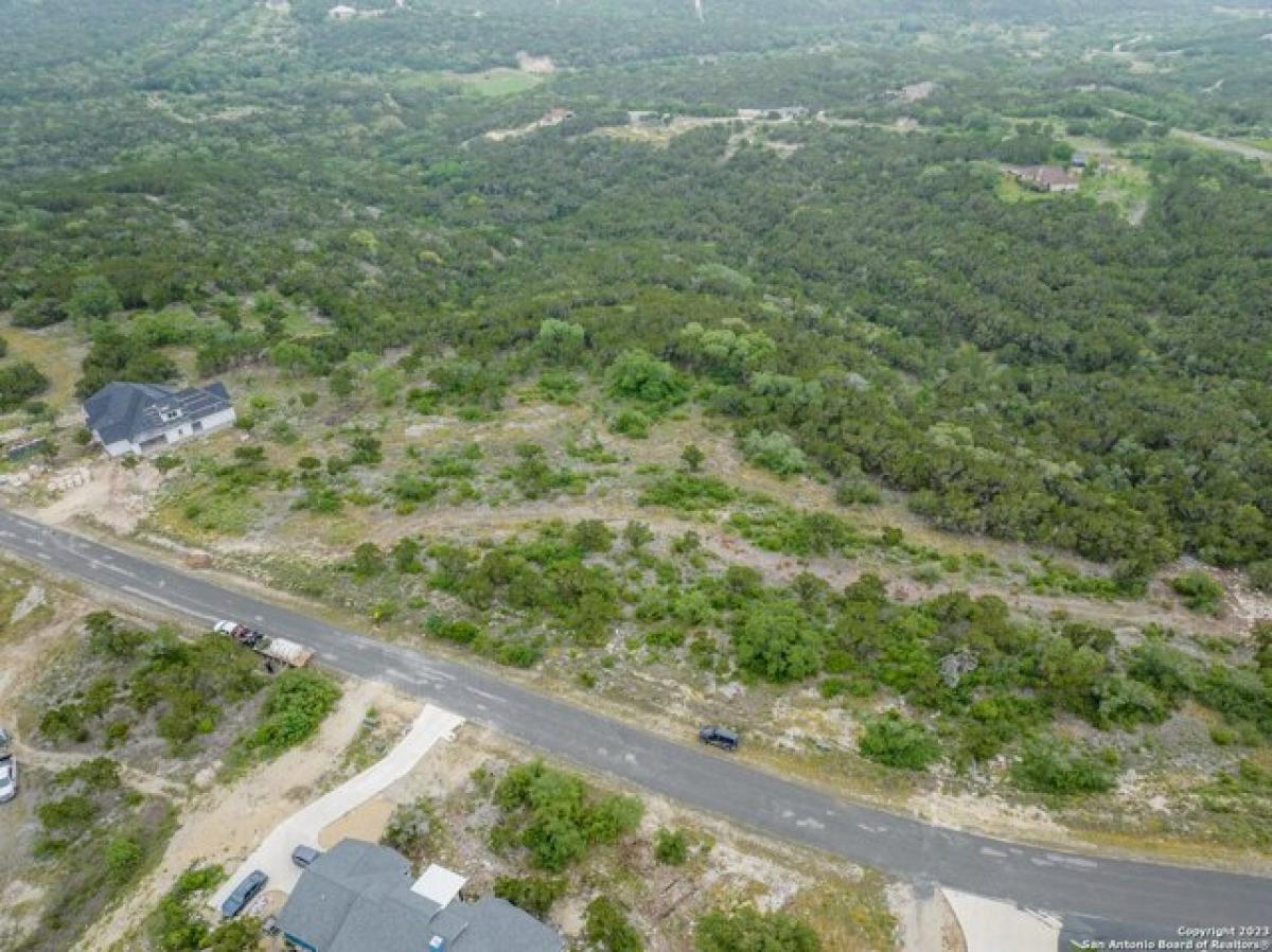 Picture of Residential Land For Sale in Mico, Texas, United States