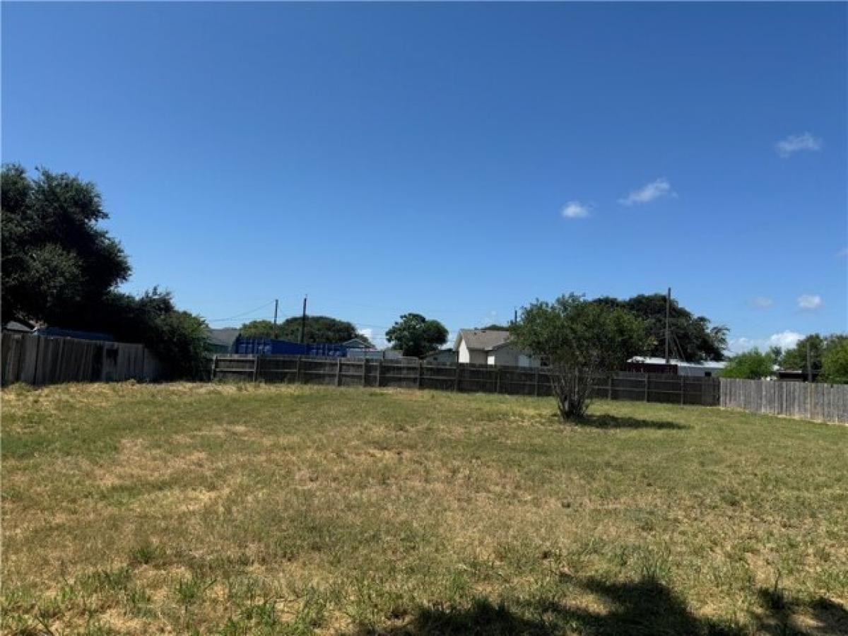 Picture of Residential Land For Sale in Corpus Christi, Texas, United States