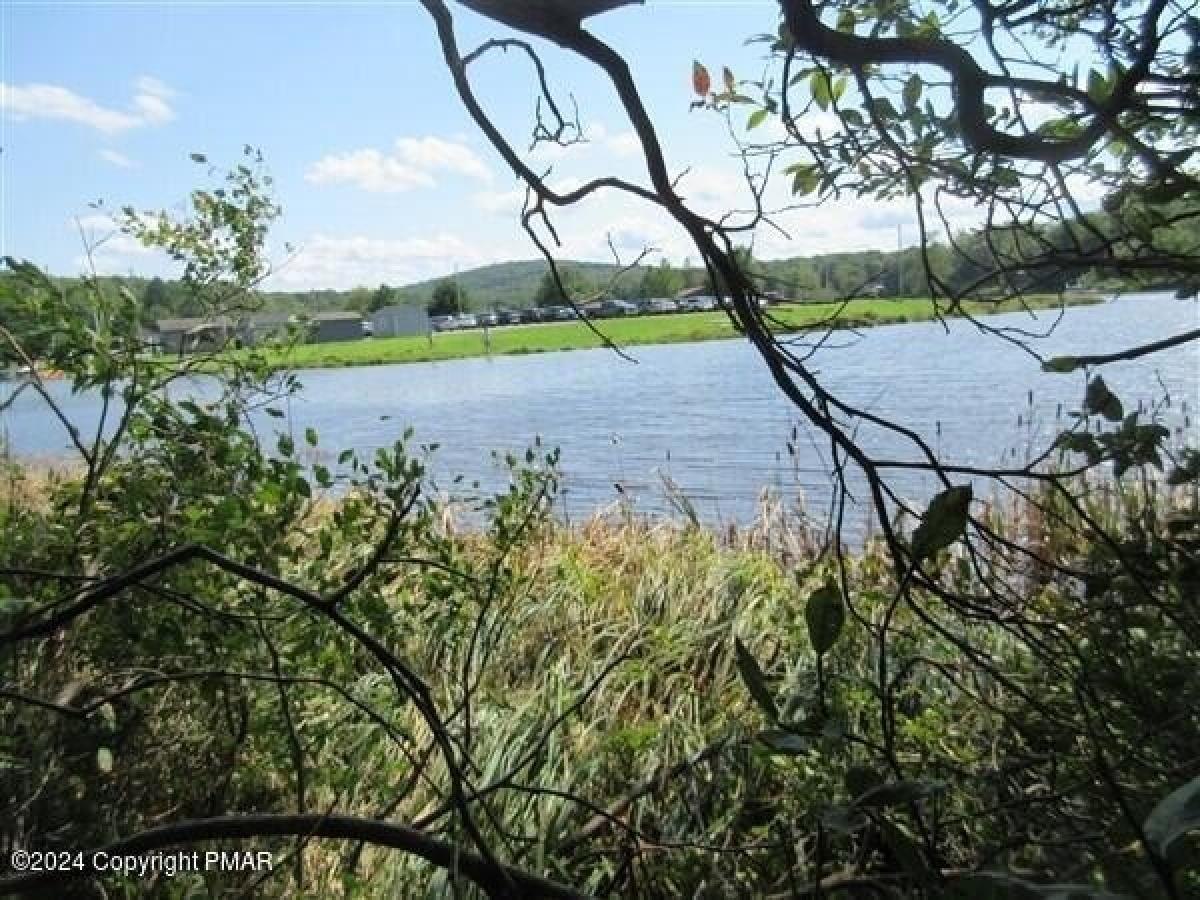 Picture of Residential Land For Sale in Pocono Lake, Pennsylvania, United States