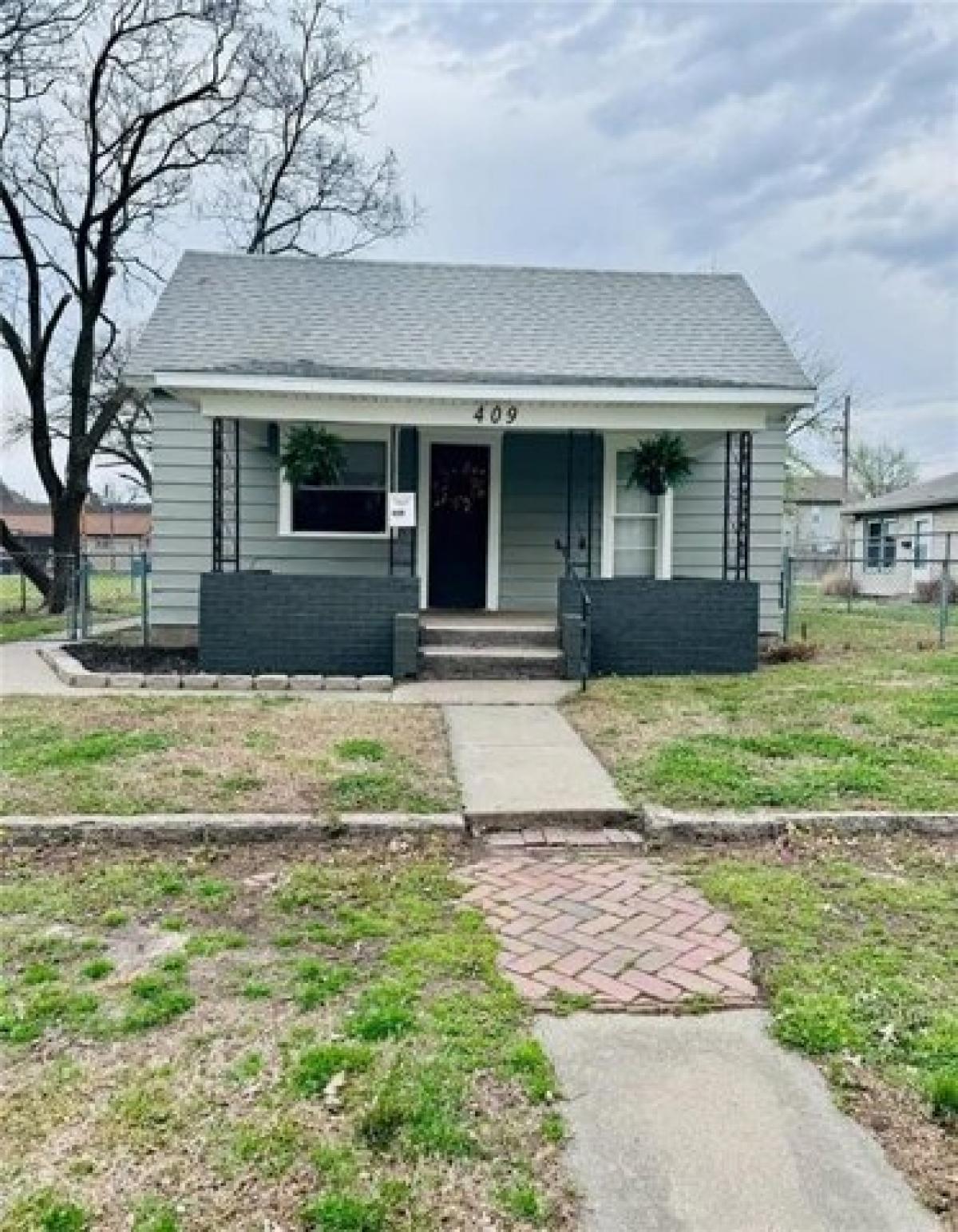 Picture of Home For Sale in Pittsburg, Kansas, United States