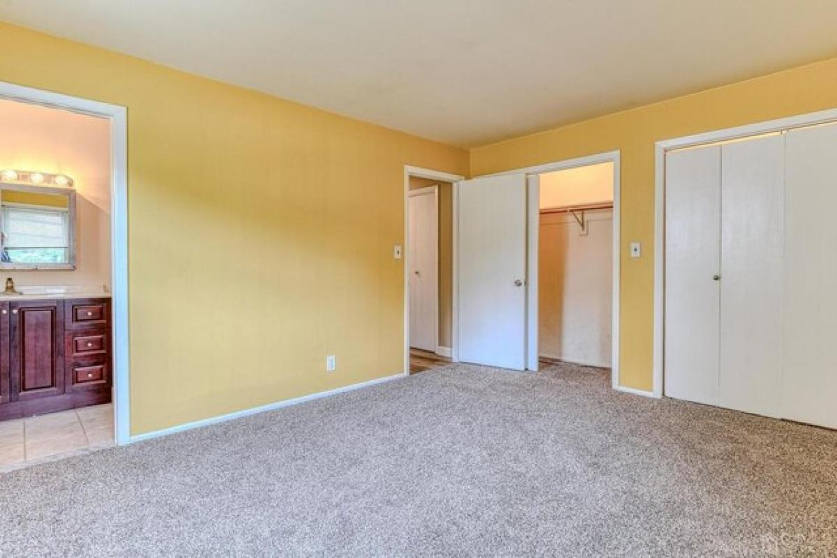 Picture of Apartment For Rent in Milltown, New Jersey, United States