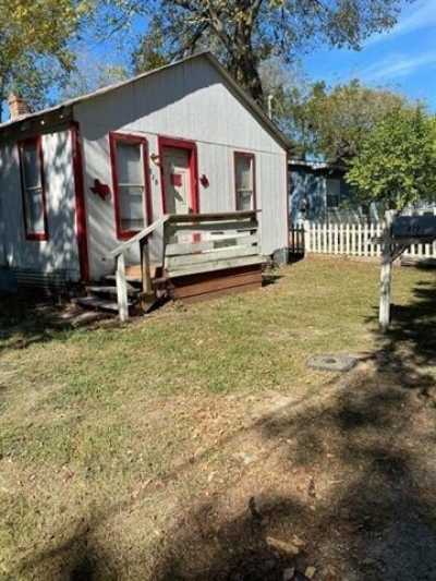 Home For Rent in Lockhart, Texas