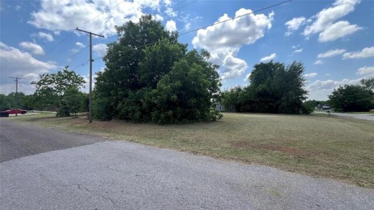 Picture of Residential Land For Sale in Guthrie, Oklahoma, United States