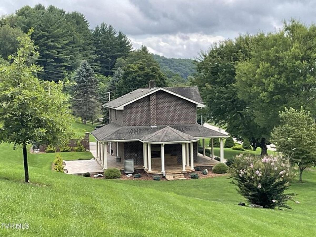 Picture of Home For Sale in Mountain City, Tennessee, United States