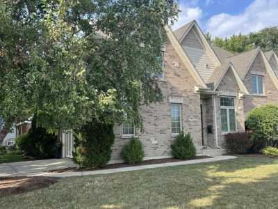 Home For Sale in Elmhurst, Illinois