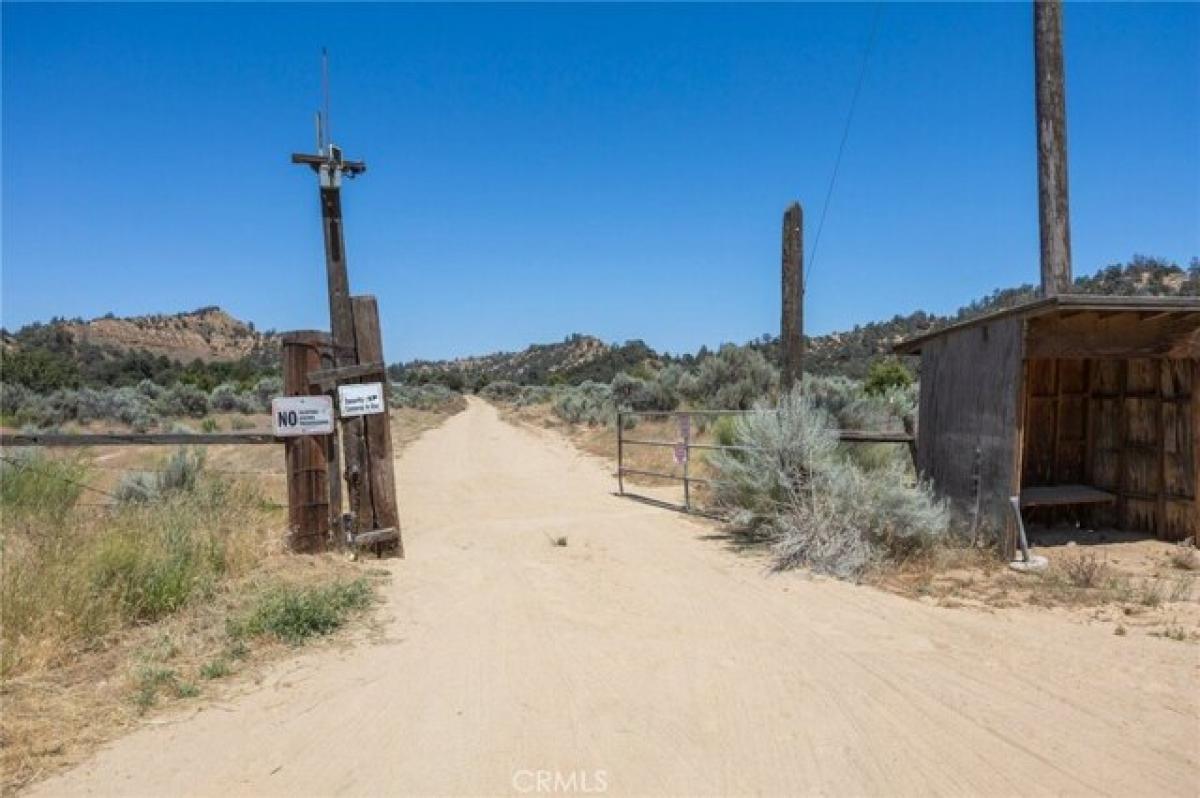 Picture of Home For Sale in Maricopa, California, United States