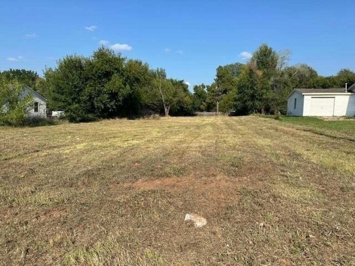 Picture of Residential Land For Sale in Spencer, Oklahoma, United States