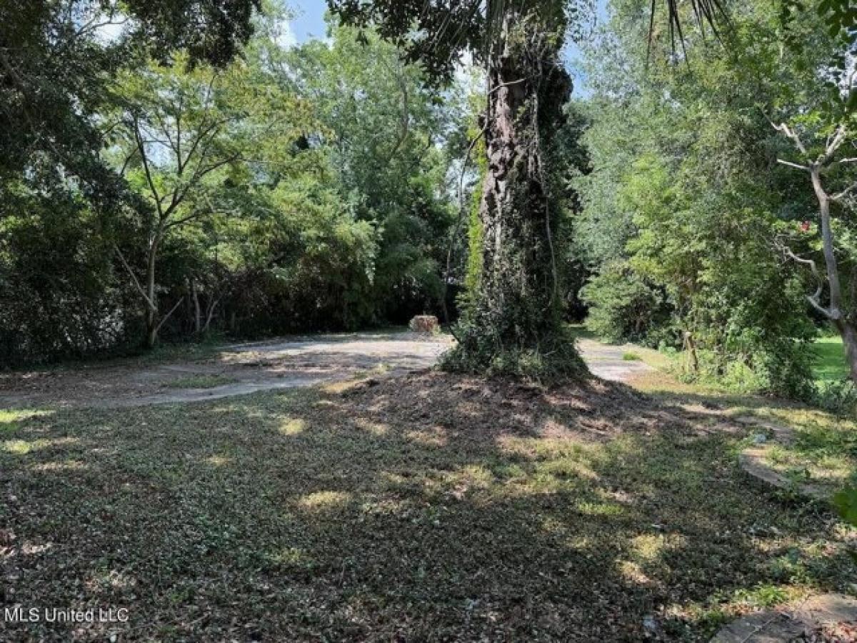 Picture of Residential Land For Sale in Gulfport, Mississippi, United States