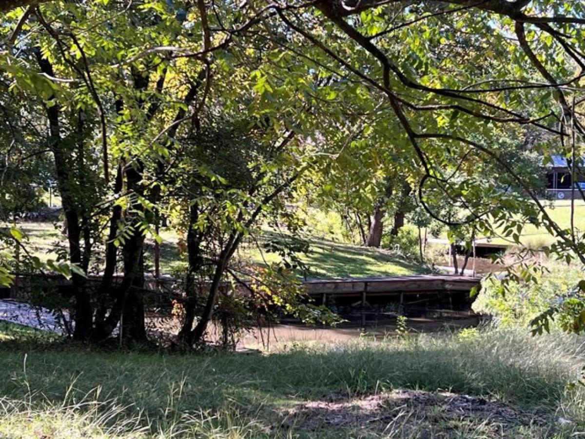 Picture of Home For Sale in Gun Barrel City, Texas, United States