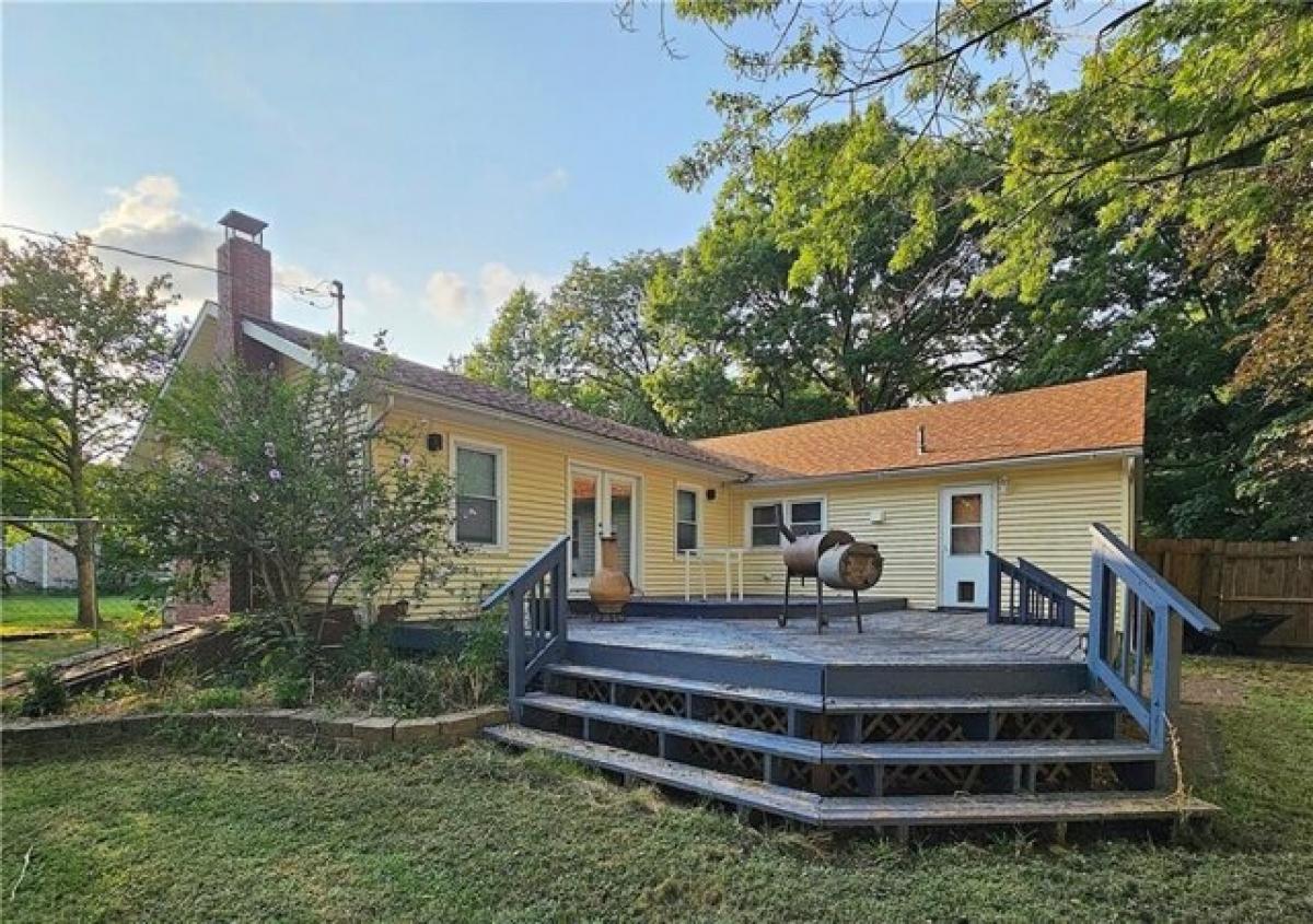 Picture of Home For Sale in Garnett, Kansas, United States