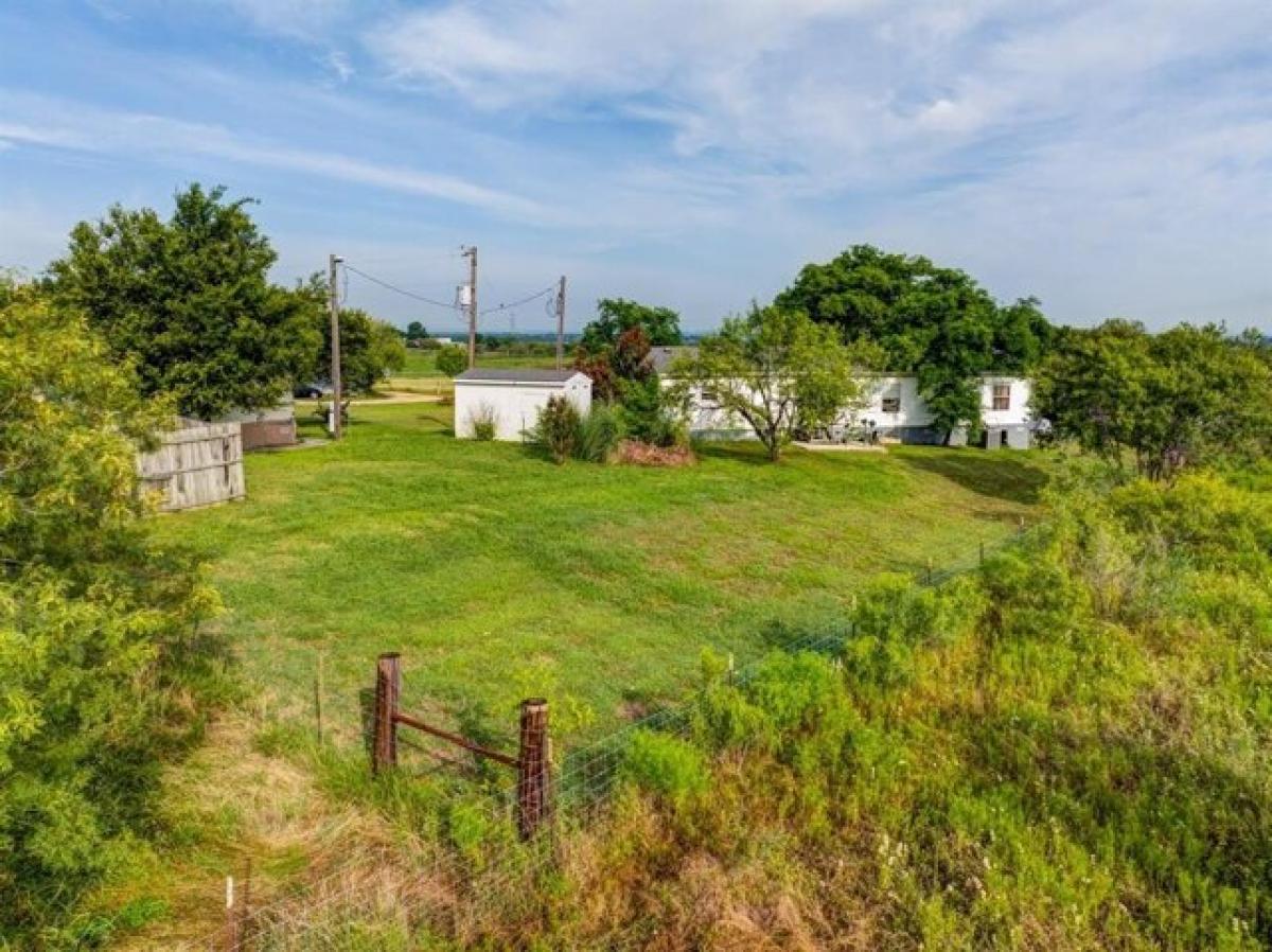 Picture of Home For Sale in Martindale, Texas, United States