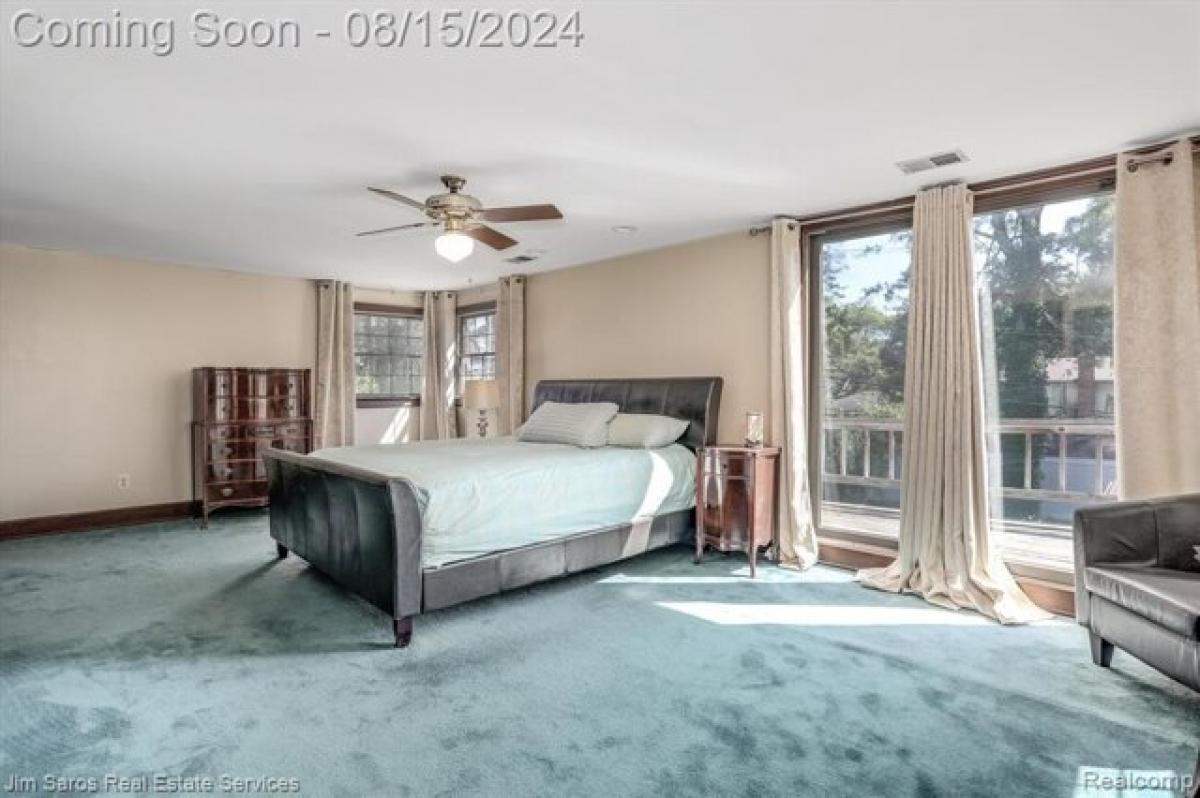 Picture of Home For Sale in Grosse Pointe, Michigan, United States