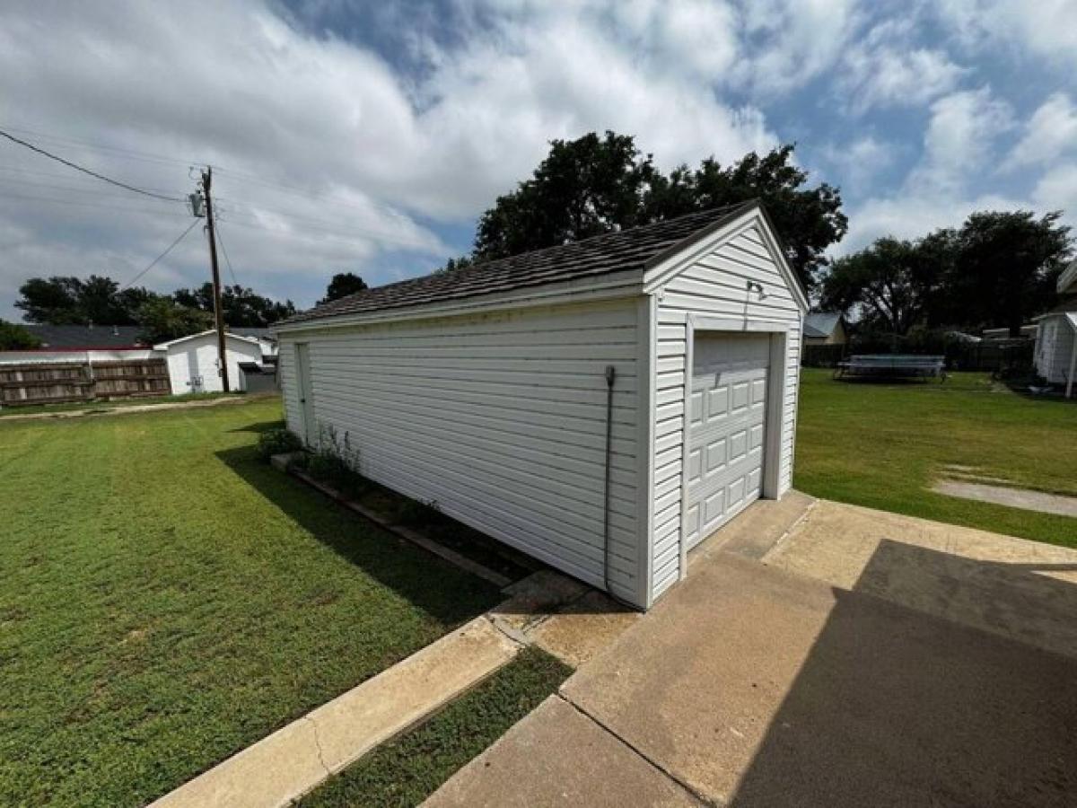 Picture of Home For Sale in Hooker, Oklahoma, United States