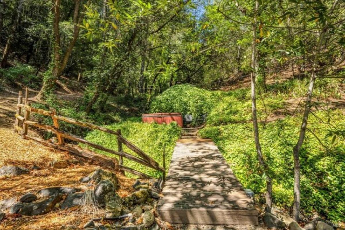 Picture of Home For Sale in Healdsburg, California, United States