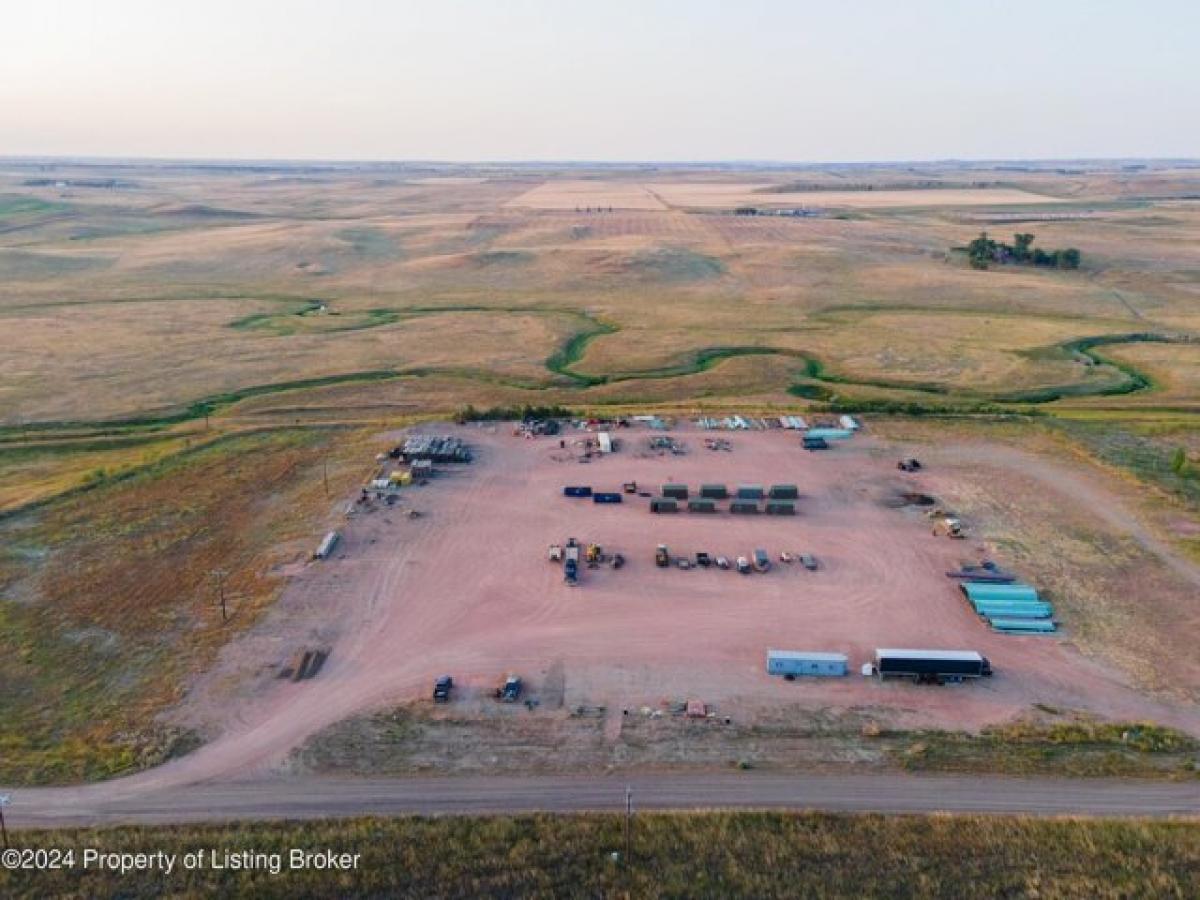 Picture of Residential Land For Sale in Killdeer, North Dakota, United States