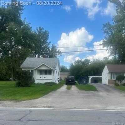 Home For Sale in Burton, Michigan