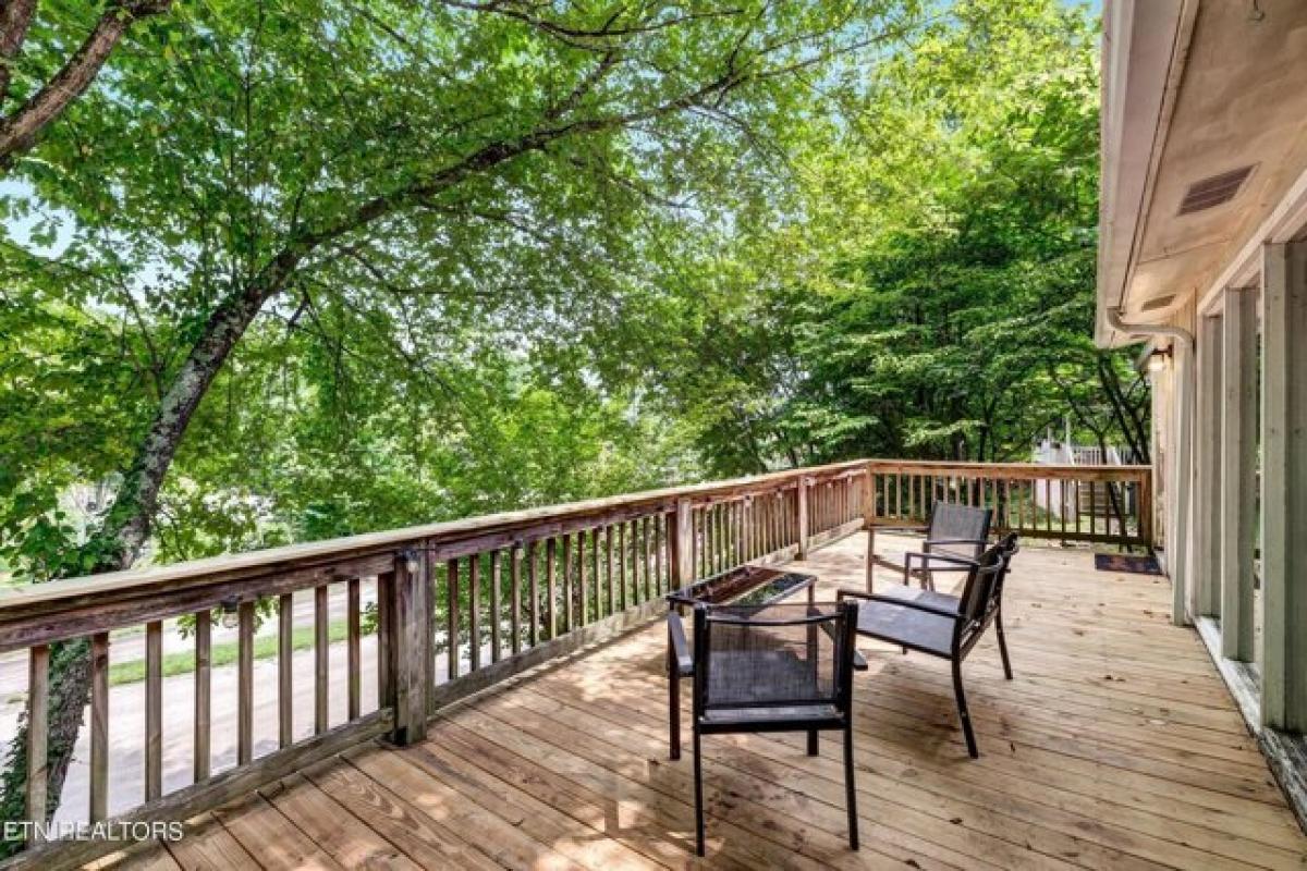 Picture of Home For Sale in Oak Ridge, Tennessee, United States