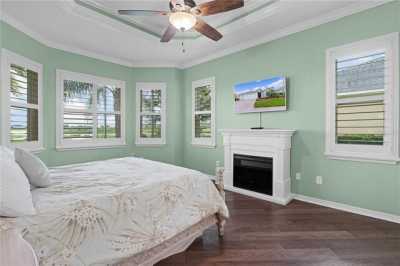 Home For Sale in Oxford, Florida