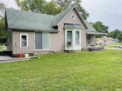 Home For Sale in Patoka, Illinois