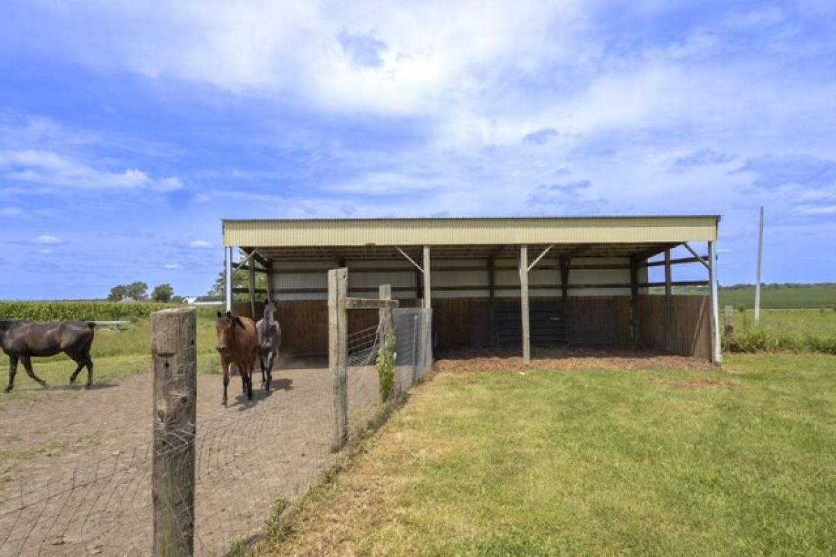 Picture of Home For Sale in Brookfield, Missouri, United States