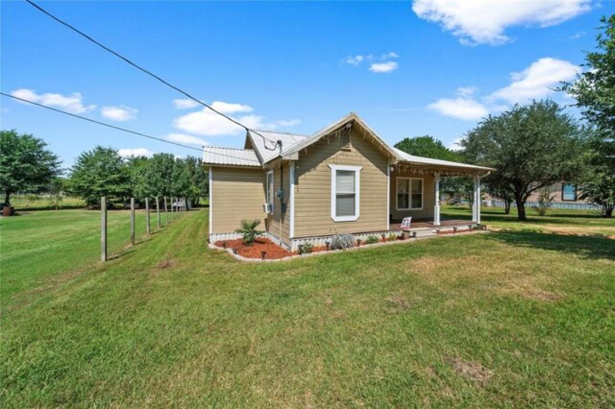 Picture of Home For Sale in Athens, Texas, United States