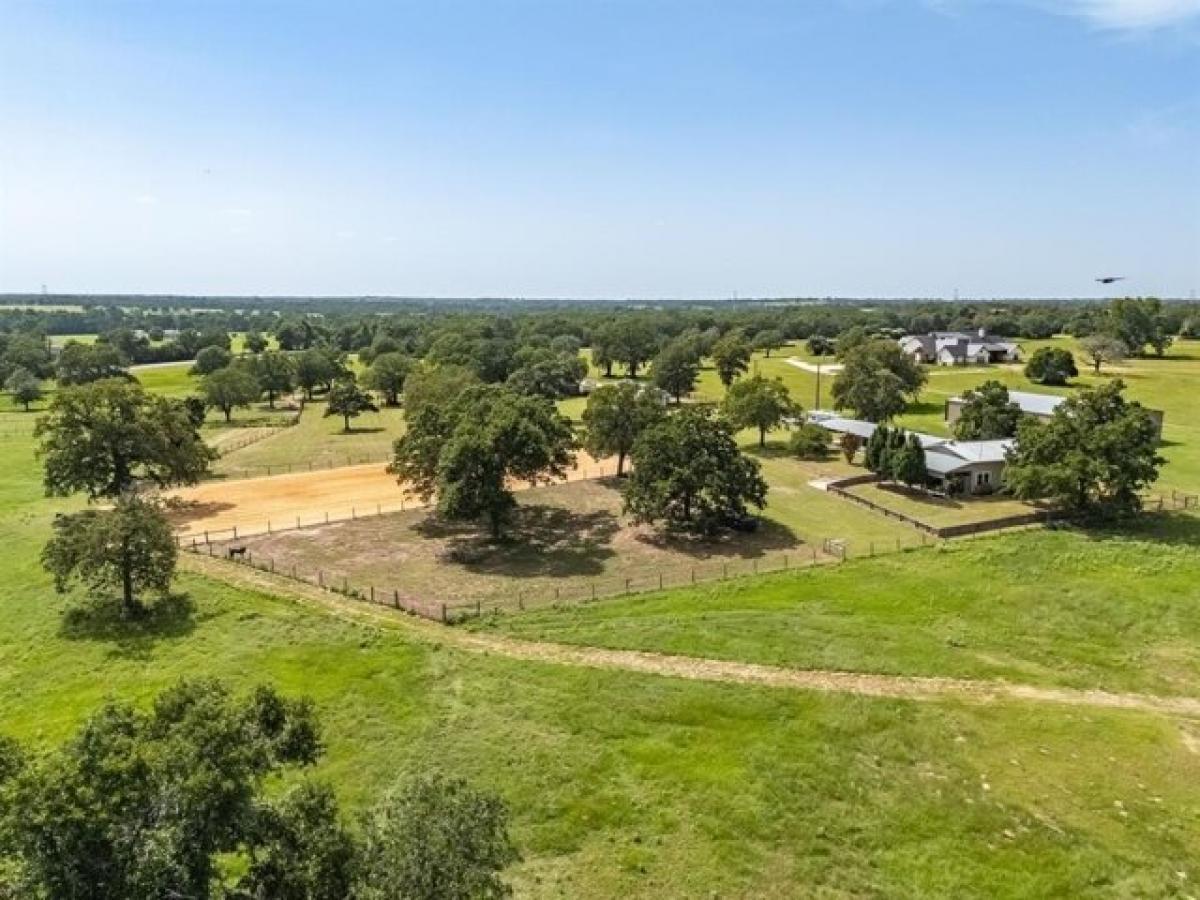 Picture of Residential Land For Sale in Thrall, Texas, United States