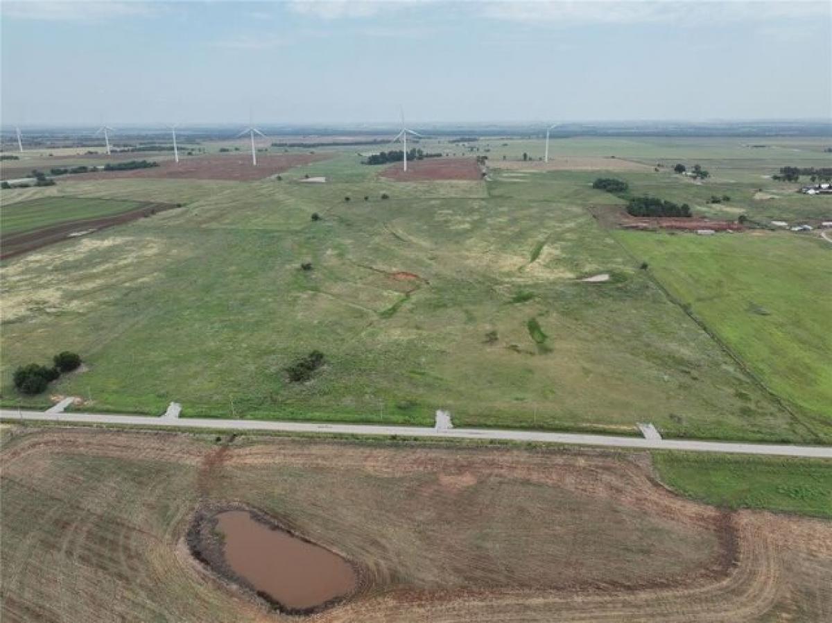 Picture of Residential Land For Sale in Minco, Oklahoma, United States