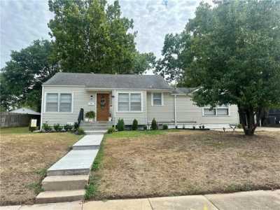 Home For Sale in Independence, Kansas